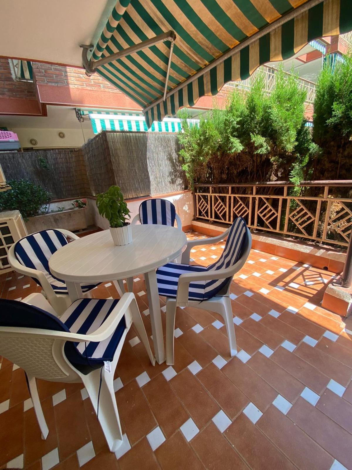 Mediterranean Escape Barcelona Exteriör bild